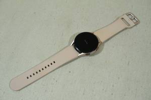 lot 173 image: Samsung Galaxy 40mm Watch 5 with GPS Pink Gold Band
