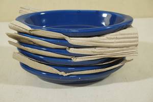 lot 200 image: 6 Cobalt Blue Oval Casserole Plates