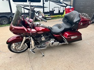 lot 1 image: Custom 2011 Harley-Davidson CVO Road Glide 110 - 11,000 Miles