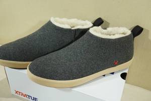 lot 182 image: Xtratuf Mens Homer Slip-On Sneakers -Gray