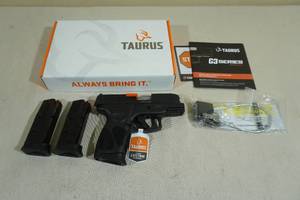 NEW Taurus G3C .40 S&ampW Semi Auto Pistol - 3 Magazines