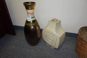 lot 204 image: 2 Decorative Vases 22 & 15 Tall