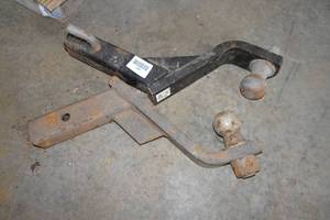 lot 591 image: 2 Hitches