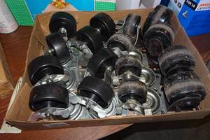 lot 618 image: Assorted Casters