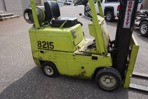lot 1 image: Clark 8215 2150 Lb Capacity Propane Forklift