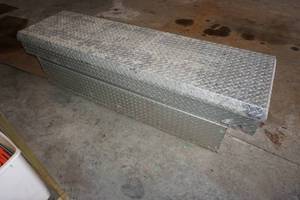 lot 112 image: Knaack Diamond Plate Truck Bed Tool Box