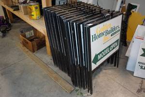 lot 115 image: 13 Metal Yard Sign Frames
