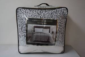 lot 378 image: Christian Siriano Reversible Fur Comforter Queen