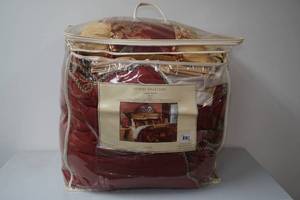 lot 379 image: Luxury Collection Bed Set Queen