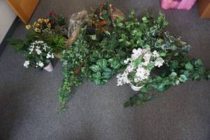 lot 419 image: Assorted Artificial Greenery and Flowers