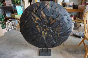 lot 150 image: Circular Wood Art Statue on Stand - 41x36