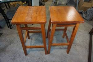lot 178 image: 2 Wood Bar Stools - 14x14x29