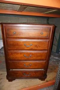 lot 186 image: 5-Drawer Dresser - 16x38x50