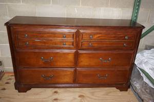 lot 222 image: 6-Drawer Dresser with Mirror - 64x16x37.5, Mirror - 38.25x46