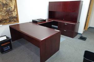 lot 353 image: U Shaped Office Desk 9x6 Desk Height 29, Shelf Height 68