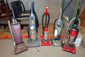 lot 139 image: 5 Vacuums