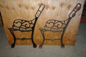 lot 142 image: Cast Iron Bench Frame - 21x29