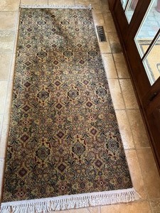 lot 22 image: Decorative Carpet Runner