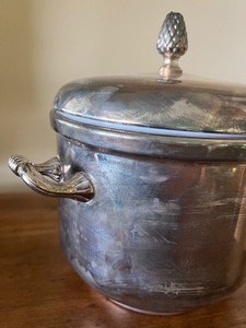 lot 38 image: Vintage Silver Plate Ice Bucket