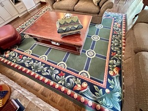 lot 9 image: Decorative Wool Area Rug