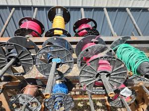 lot 9 image: Stand with Electrical Wire