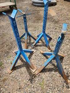 lot 27 image: Stands