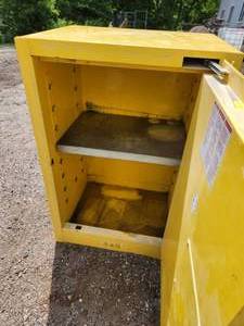 lot 49 image: Safety Cabinet