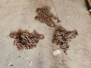 lot 57 image: Semi Truck Tire Snow Chains