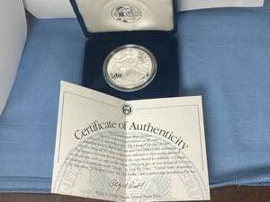 lot 17 image: 1998 Proof American Silver Eagle in Original Mint box with COA