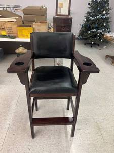 lot 11 image: Captains Bar Stool