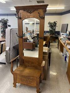 lot 6 image: Antique Oak Hall Tree
