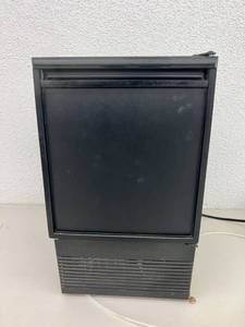 lot 17 image: U-Line Countertop Ice Maker