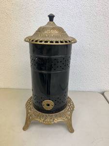 lot 28 image: Vintage Heater