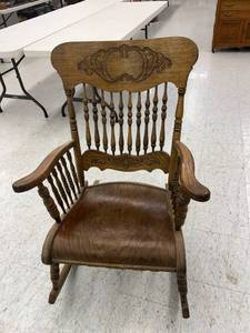 lot 38 image: Rocking Chair