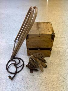 lot 41 image: Antique Bent Wood Churn