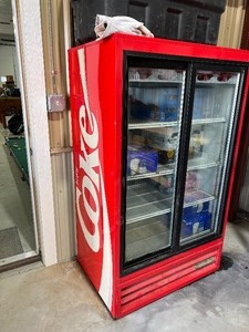 lot 5 image: Coca-Cola Beverage Air 2 Door Cooler - Works Good