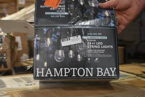 lot 7 image: LED String Lights