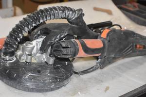lot 39 image: Drywall Sander