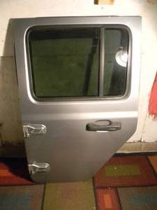 lot 6 image: 2021 JEEP WRANGLER UNLIMITED REAR DRIVER DOOR WITH MIRROR, WINDOW GLASS, ELECTRIC WINDOW, INTERIOR DOOR PANEL - VERY NICE CONDITION - NO RESERVE - SEE PICTURES