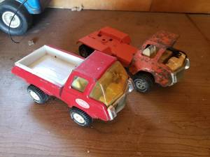 2 Tonka Toys