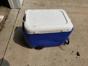 Rolling Cooler with Tank and Spout