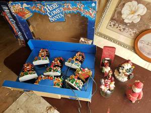 Here Comes Santa and Other Christmas Decor