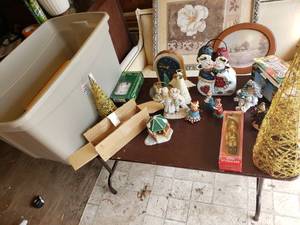 All Christmas Decor on the Table