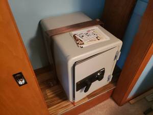 Sentry 1380 Safe