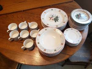 Gibson Christmas Dish Set