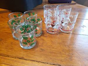 Lot of 7 Christmas Glasses