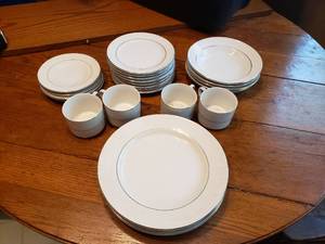 Totally Today Dish Set