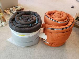 2 Sleeping Bags