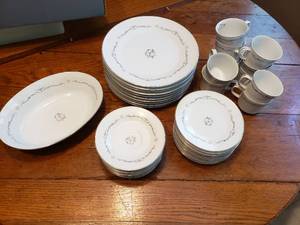 Signature Collection Fine China Petite Banquet 114