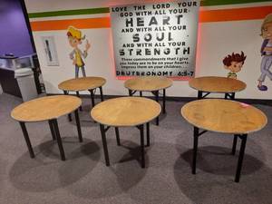 lot 96 image: Howe Round Banquet Tables